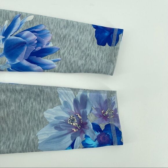 Old Navy Active Go Dry Girls Gray Blue Floral Print Stretchy Leggings Size 6/7 - Picture 10 of 12